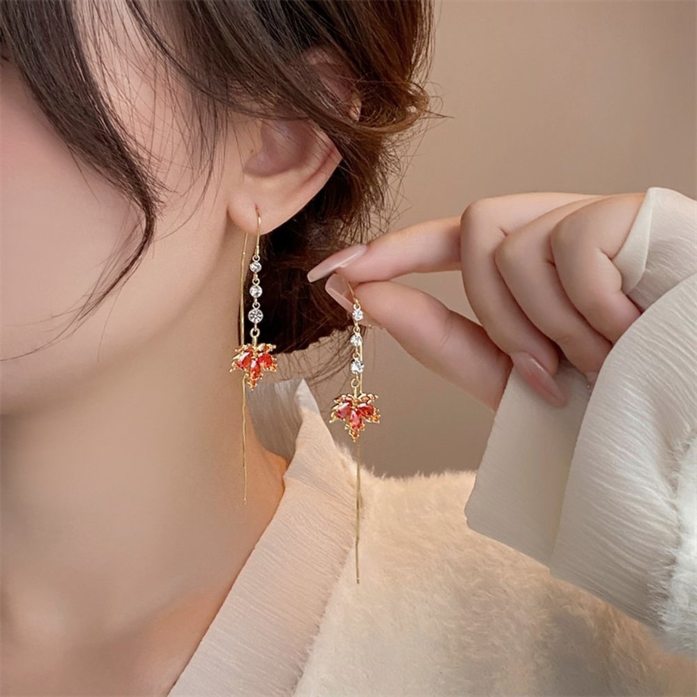 GOLICC Red Maple Leaf Tassel Earline